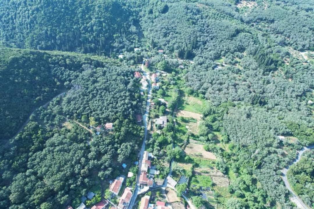 Harry'S Retreat Pension Klimatia Buitenkant foto