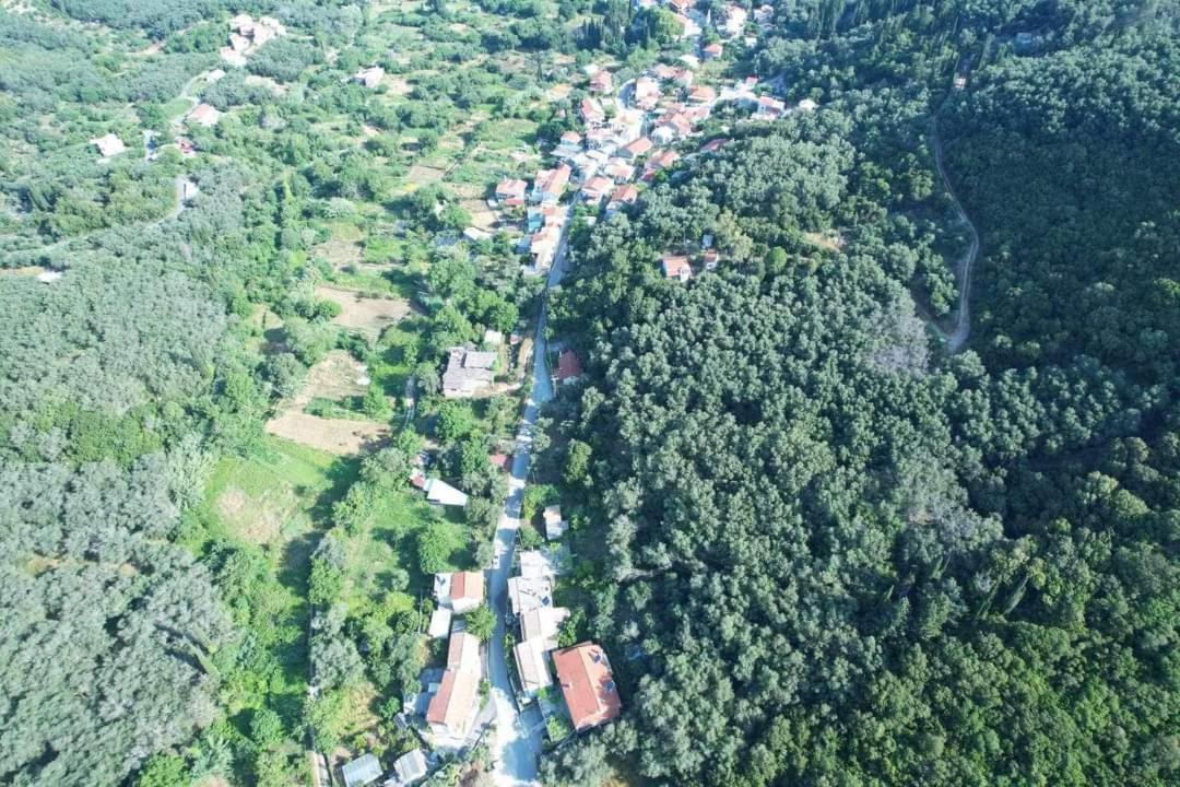 Harry'S Retreat Pension Klimatia Buitenkant foto